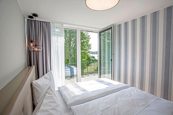 MAREMÜRITZ Yachthafen Resort - Wohnbeispiel Appartement Aurora Müritzblick (Zimmercodierung ABI)