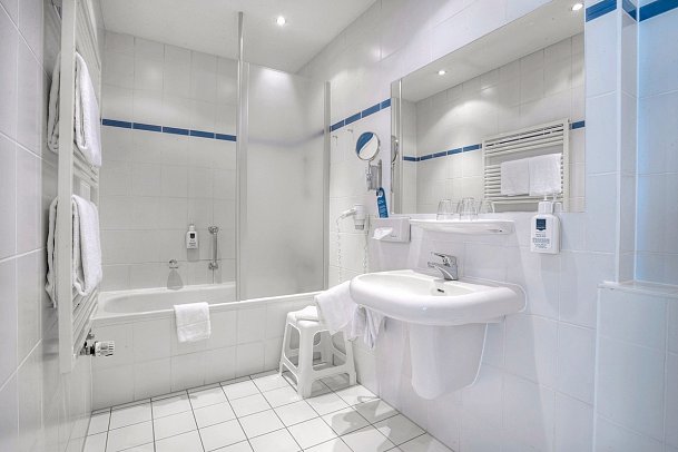 Hotel Döllnsee-Schorfheide - Beispiel Bad Doppelzimmer Comfort (Zimmercodierung DB3)