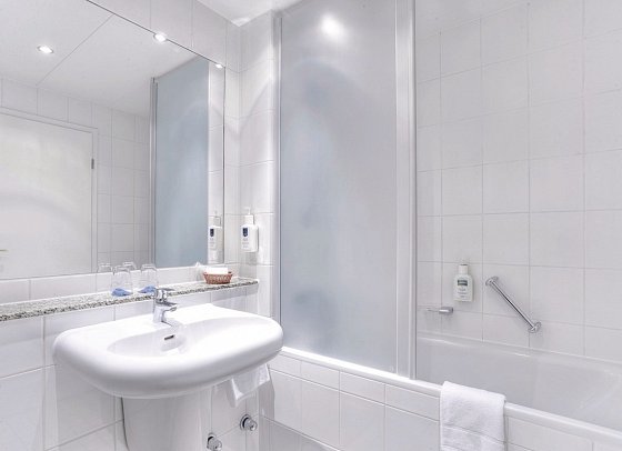 Hotel Döllnsee-Schorfheide - Wohnbeispiel Doppelzimmer Standard (Zimmercodierung DB2)
