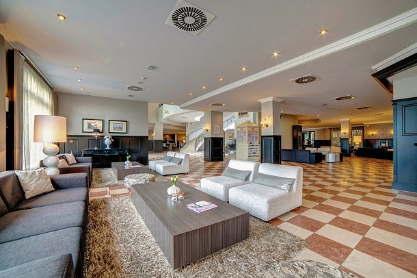 Van der Valk Resort Linstow - Ferienhäuser - Lobby