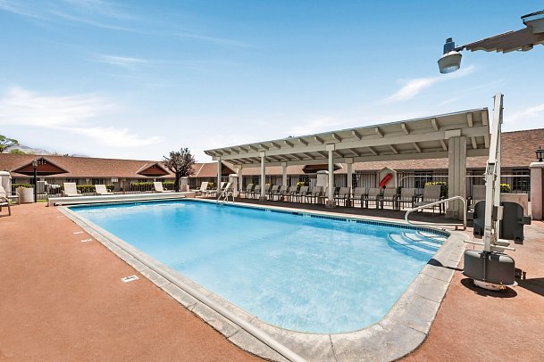 Best Western Plus Frontier Motel