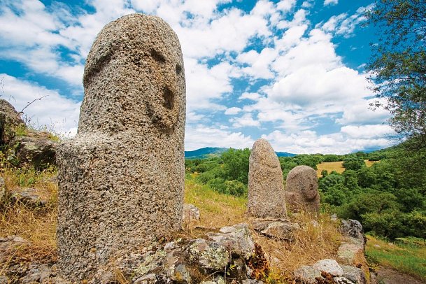 Korsika - ein Gebirge im Meer - Filitosa Menhire