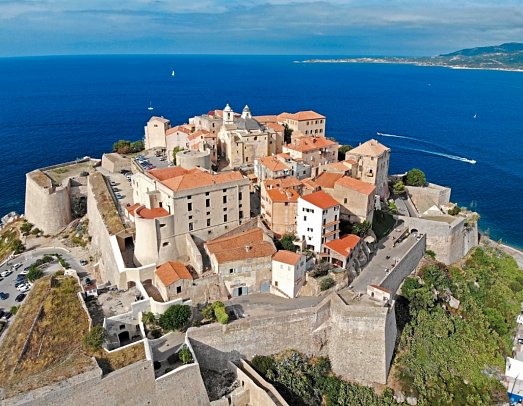Korsika - ein Gebirge im Meer - Calvi