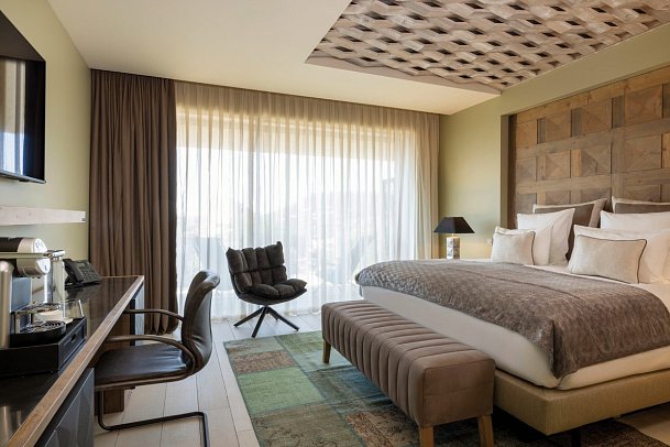 Les Regalia Hotel & Spa