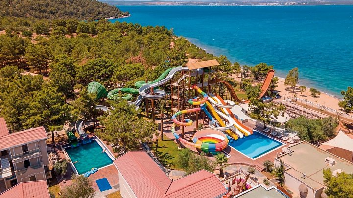 Long Beach Club Nature