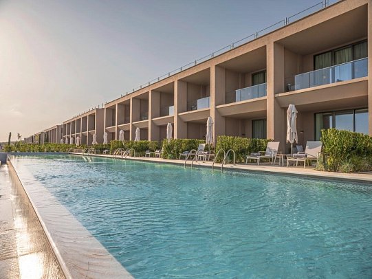 Akra Didim - Wohnbeispiel Familien Deluxe Suite Swim-Up Meerblick (Zimmercodierung WIQ)