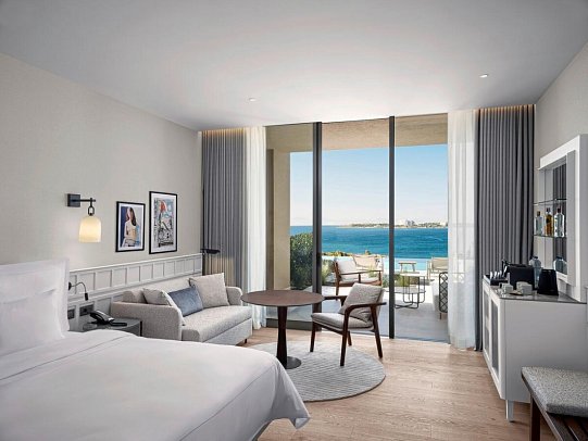 Akra Didim - Wohnbeispiel Familien Deluxe Suite Swim-Up Meerblick (Zimmercodierung WIQ)