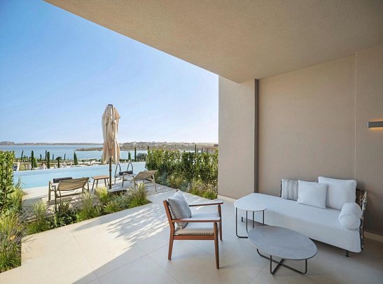 Akra Didim - Wohnbeispiel Familien Deluxe Suite Swim-Up Meerblick (Zimmercodierung WIQ)