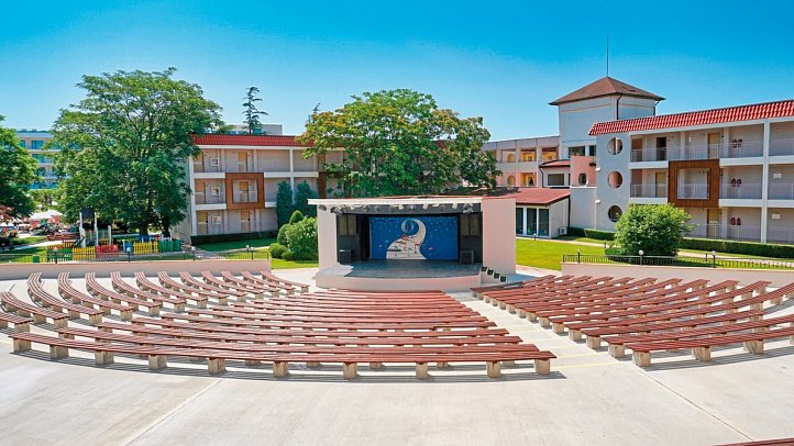 DIT Evrika Beach Club Hotel