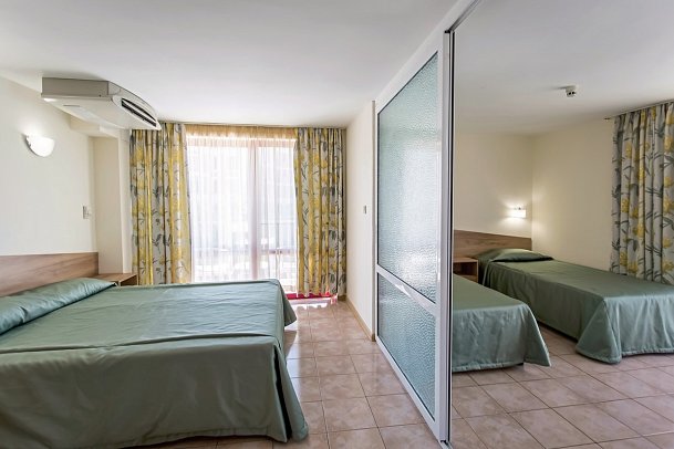 Hotel Longosa - Wohnbeispiel Familienzimmer (Zimmercodierung FB1)