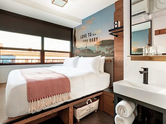 The Revolution Hotel - Wohnbeispiel Premium Room, 1 King Bed (Zimmercodierung UG2)