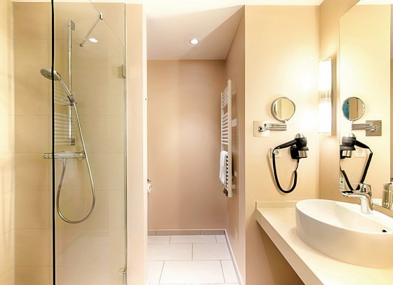 ACHAT Hotel Bremen City - Beispiel Bad Doppelzimmer (Zimmercodierung DB1)