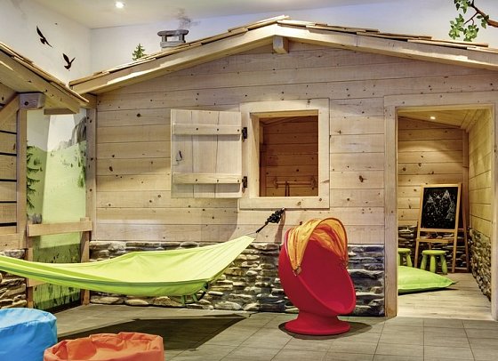 HUUS Gstaad Hotel