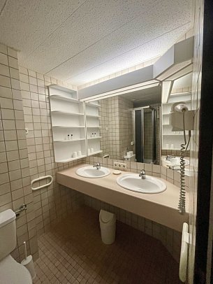 Aquantis Bensersiel Hotel & Ferienwohnungen - Beispiel Bad Studio (Zimmercodierung SB1)