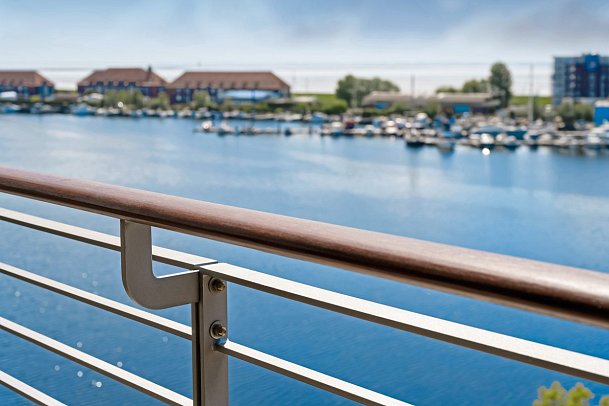 ATLANTIC Hotel Wilhelmshaven - Wohbeispiel Doppelzimmer Superior Hafenblick (Zimmercodierung DSH)