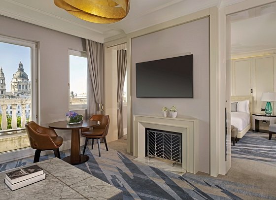 Al Habtoor Palace Budapest - Palace Suite Living Room Panoramic View