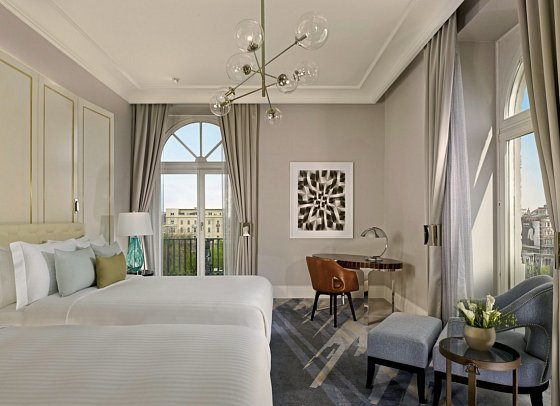 Al Habtoor Palace Budapest - Deluxe Twin Room Park View