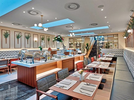 EST Grand Hotel Savoy