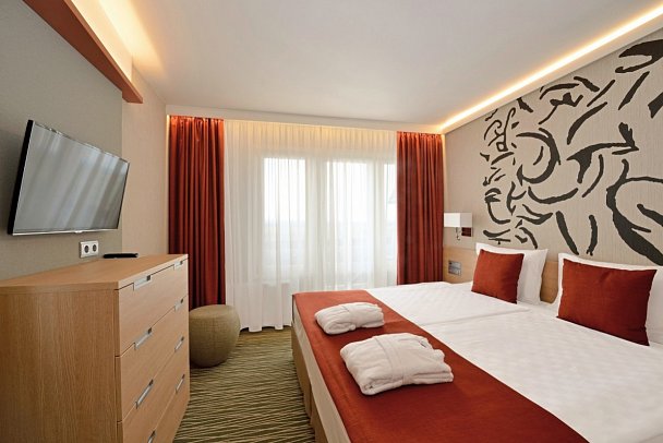 Danubius Hotel Bük - Wohnbeispiel Doppelzimmer Executive mit Balkon (Zimmercodierungen DT1 & FB1)