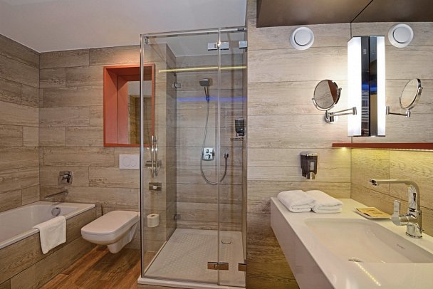 Danubius Hotel Bük - Wohnbeispiel Doppelzimmer Executive mit Balkon (Zimmercodierungen DT1 & FB1)