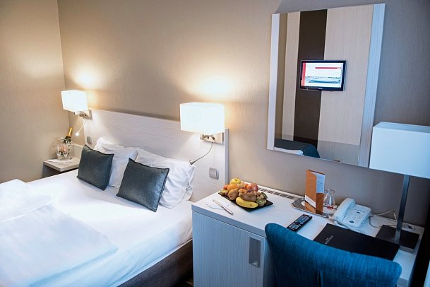 Hotel Azur - Wohnbeispiel Familienzimmer Superior (Zimmercodierung FS1)