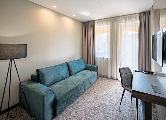 Hotel Azur - Wohnbeispiel Familienzimmer Deluxe (Zimmercodierung FD1)