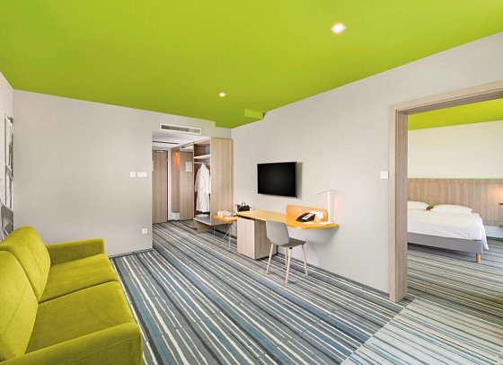 Park Inn by Radisson Zalakaros Hotel & Spa - Wohnbeispiel Familiensuite mit Balkon (Zimmercodierung WI1)