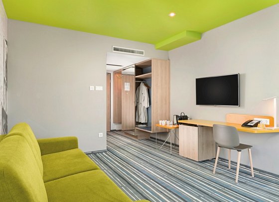 Park Inn by Radisson Zalakaros Hotel & Spa - Wohnbeispiel Familiensuite mit Balkon (Zimmercodierung WI1)