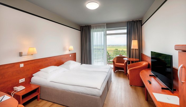 Hunguest Bük - Wohnbeispiel Doppelzimmer im Westflügel (Zimmercodierungen D2A, D3A, DS1 & DS2)