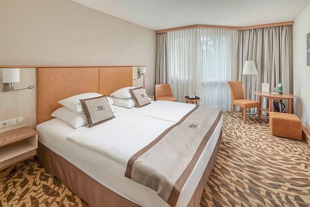 Lotus Therme Hotel & Spa - Wohnbeispiel Doppelzimmer Standard mit Balkon (Zimmercodierungen DG1 & DG2)