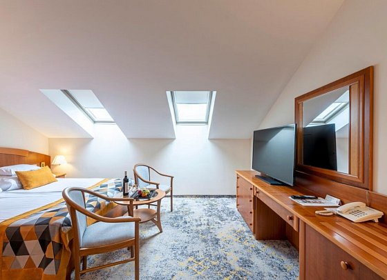 Hotel Palace Héviz - Wohnbeispiel Doppelzimmer Mansarde (Zimmercodierung DB1)