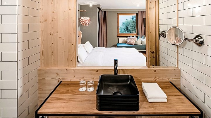 Falkensteiner Hotel Antholz - Wohnbeispiel Doppelzimmer Deluxe Talblick (Zimmercodierung DD1)