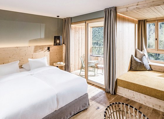 Falkensteiner Hotel Antholz - Wohnbeispiel Juniorsuite mit Loggia (Zimmercodierung JD1)