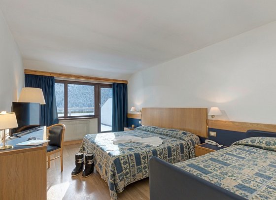 Club Hotel Regina e Fassa - Wohnbeispiel Familienzimmer (Zimmercodierung FB1)