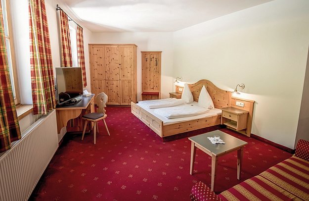 Vermoi - Wohnbeispiel Doppelzimmer Nord Straßenseite (Zimmercodierung DB1)