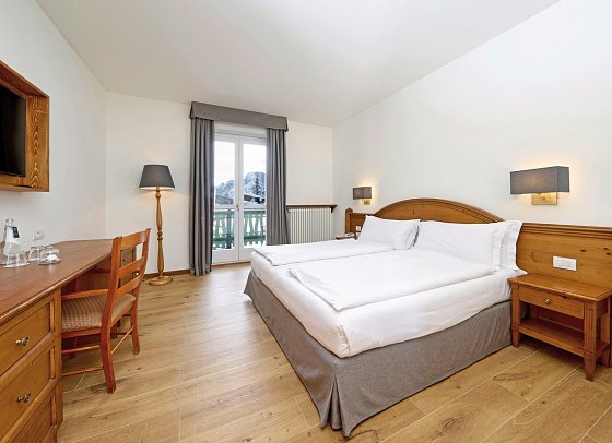 Grand Hotel Misurina - Wohnbeispiel Doppelzimmer Superior Seeblick (Zimmercodierungen DS3 & DSI)
