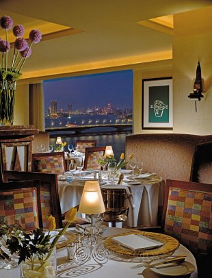 Four Seasons Hotel Cairo at The First Residence