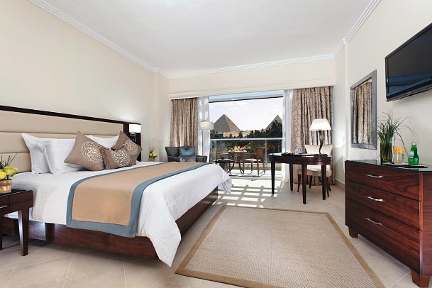 Steigenberger Pyramids Cairo - Wohnbeispiel DZ Deluxe Pyramidenblick (Zimmercodierung DD2)