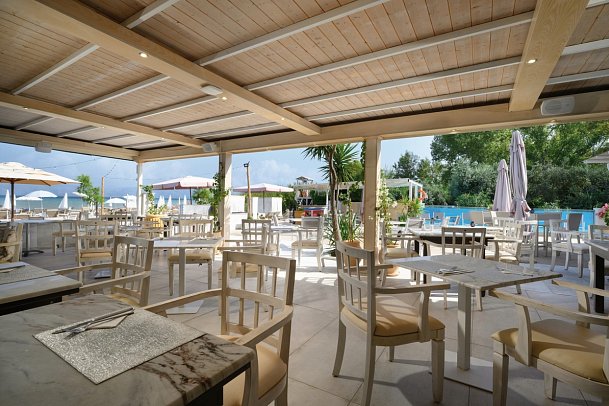 Cavomarina Beach