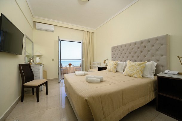 Cavomarina Beach - Wohnbeispiel Doppelzimmer Meerblick (Zimmercodierung D1M)