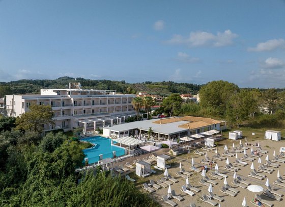 Cavomarina Beach