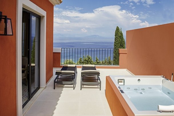 Nido, Mar-Bella Collection - Juniorsuite Meerblick Grand Terrace Whirlpool (Zimmercodierung J1M)