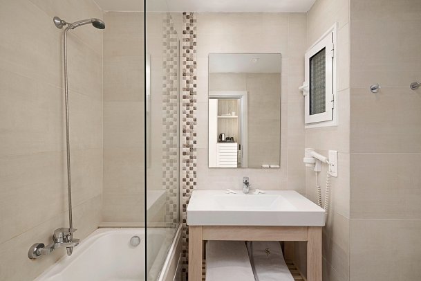 Elea Beach - Badbeispiel Doppelzimmer (Zimmercodierung DB2)