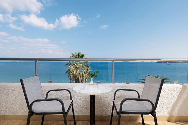 Elea Beach - Wohnbeispiel Familienzimmer seitl. Meerblick