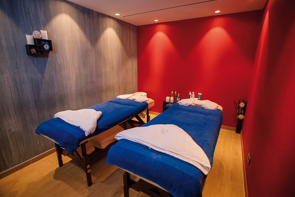 Almyros Beach Resort & Spa