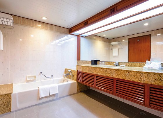 Centara Riverside Hotel Chiang Mai - Badbeispiel Deluxe, Premier, Premium Deluxe (Zimmercodierungen UD1, UM1 & UM3)
