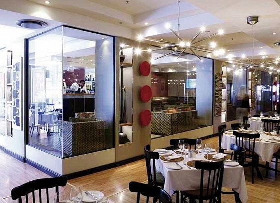 Southern Sun Waterfront - Restaurant