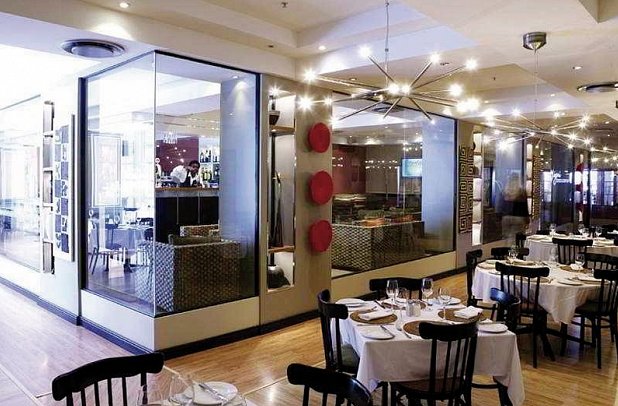 Southern Sun Waterfront - Restaurant