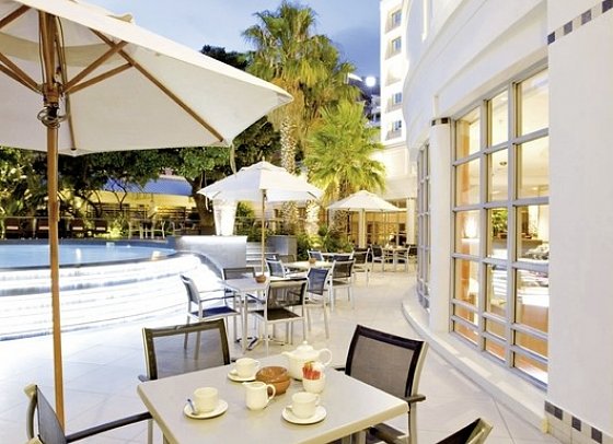 Southern Sun Waterfront - Terrasse