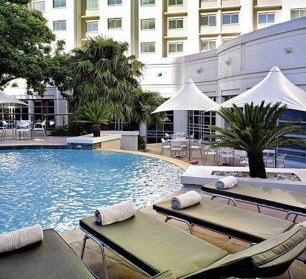 Southern Sun Waterfront - Pool